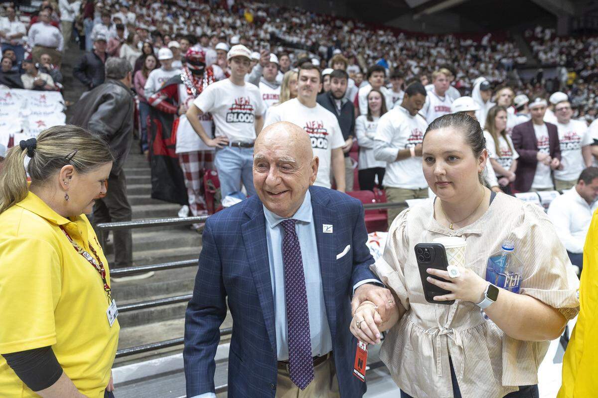 Dick Vitale greets Alabama fans before Saturday’s game against Kentucky at Coleman Coliseum in Tuscaloosa, Ala.