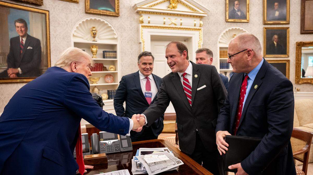 U.S. Representative Andy Barr (R-KY) meets with President Trump shortly after the Big Beautiful Bill passes the U.S. House of Representatives. (Photo courtesy of Andy Barr)