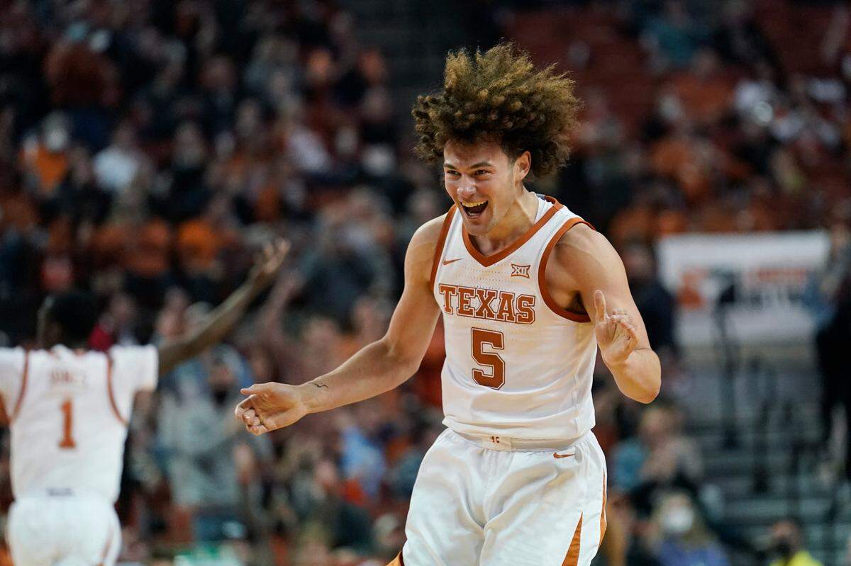 Devin Askew was the starting point guard for Kentucky during the 2020-21 season before transferring to Texas for his sophomore year.