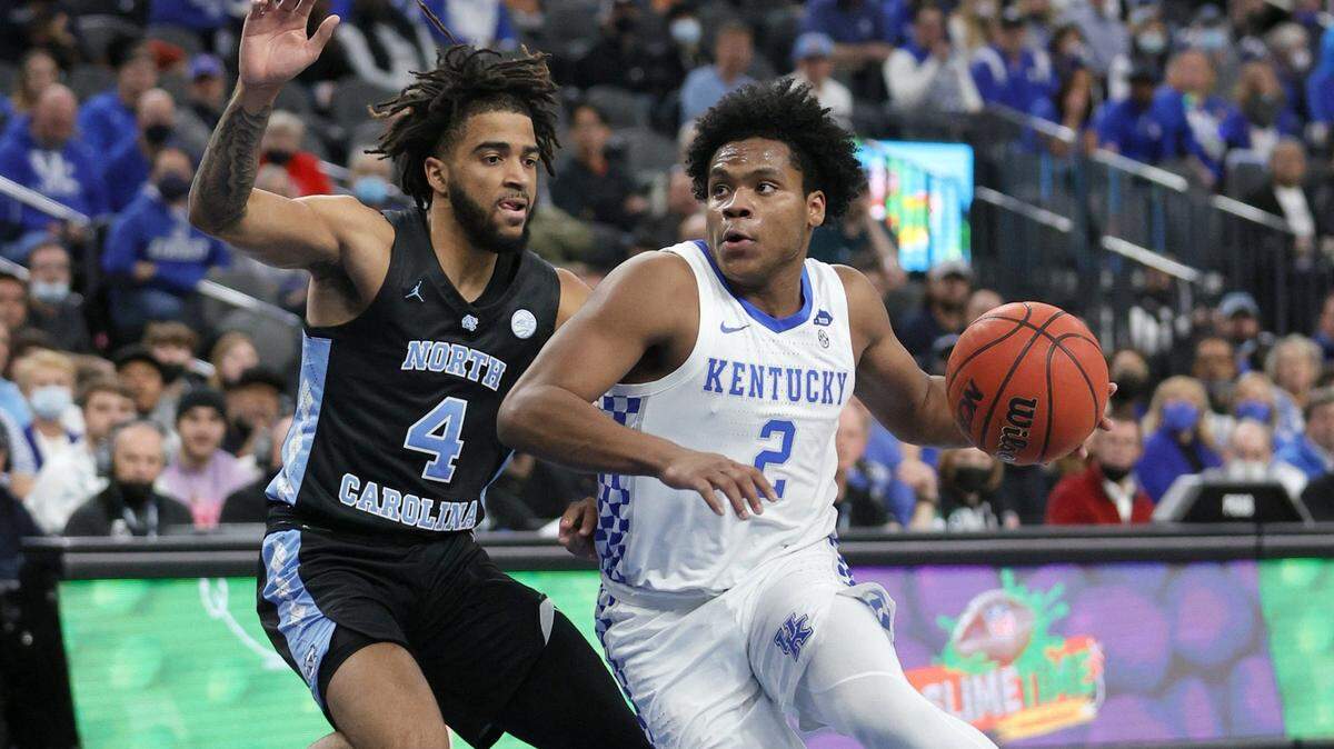 Kentucky point guard Sahvir Wheeler (2) had 26 points, three rebounds, eight assists and four steals while making 12 of 15 shots in UK’s 98-69 decimation of North Carolina in Saturday’s CBS Sports Classic.