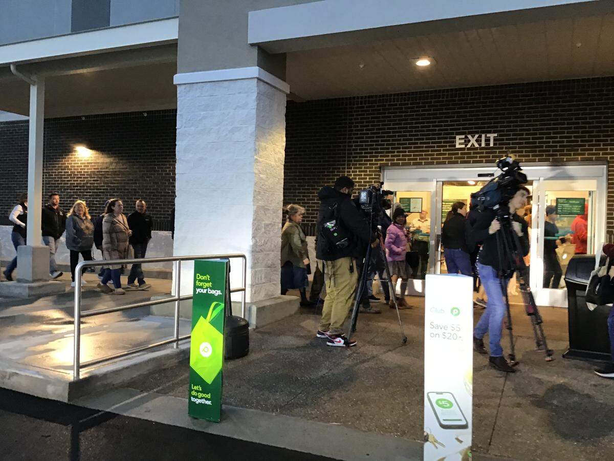 As local TV stations filmed, customers streamed into Lexington’s first Publix store, which opened at 7 a.m. at 1952 Stockton Way just off Citation Boulevard on Wednesday, March 5, 2025.
