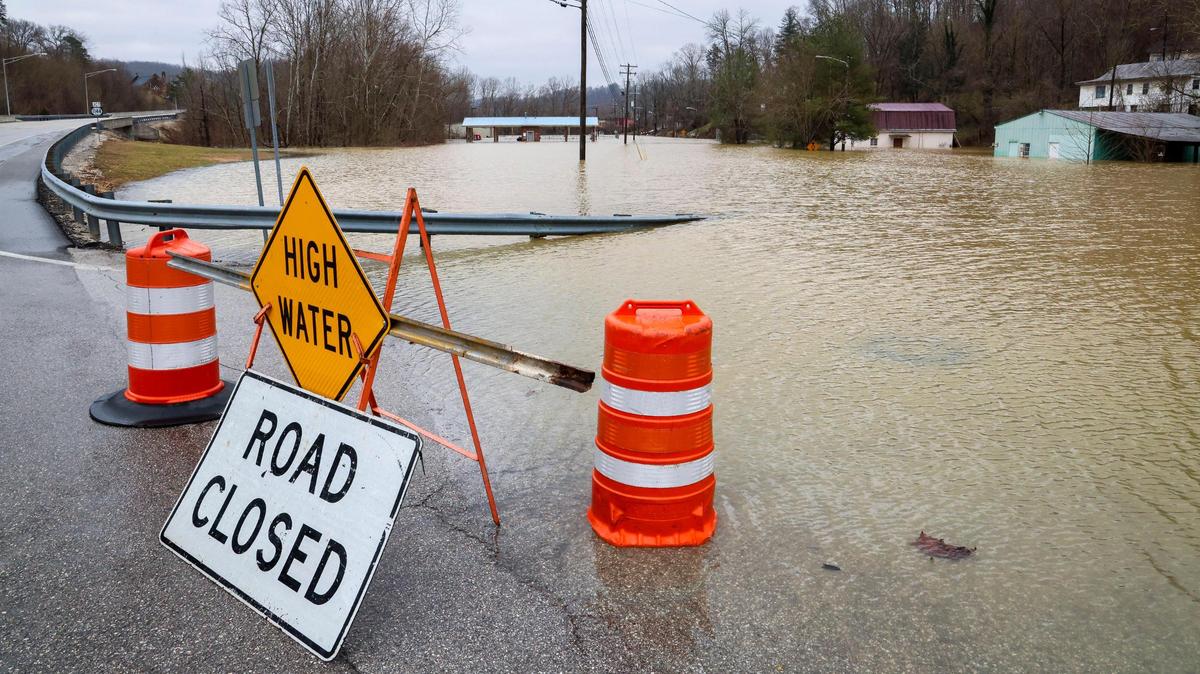 UPDATE: 12 dead after floods hit KY; more than 230 rescued by boat, helicopters in Martin Co.