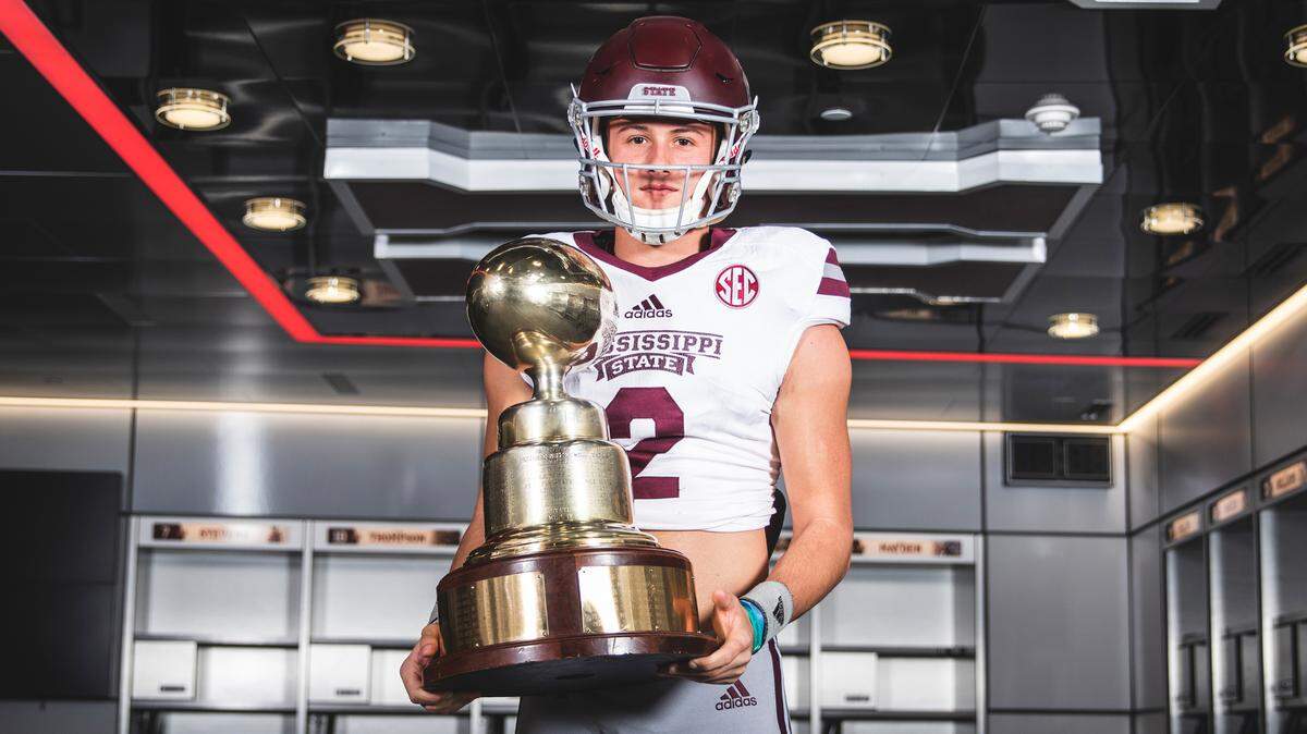 Mike Leach benches K.J. Costello, puts in freshman quarterback for Mississippi State