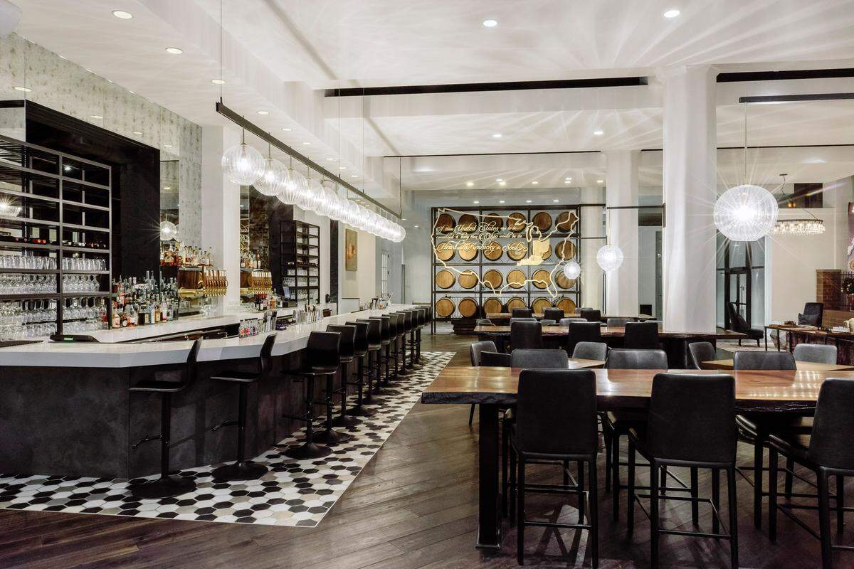 The Hotel Covington bar.