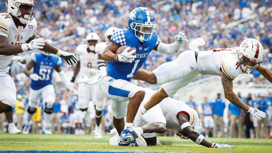 Bombs away! Kentucky rolls with the deep ball in successful season opener.