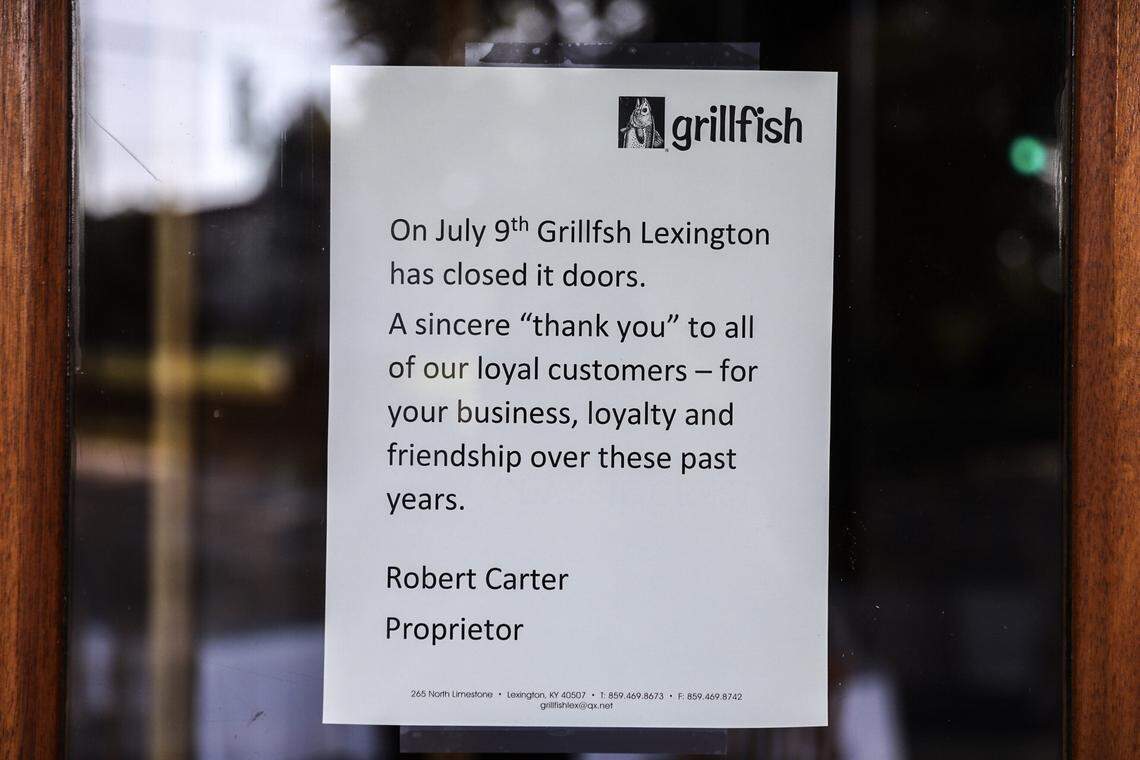 A sign posted on the door announced that Grillfish on North Limestone and Third Street has closed.