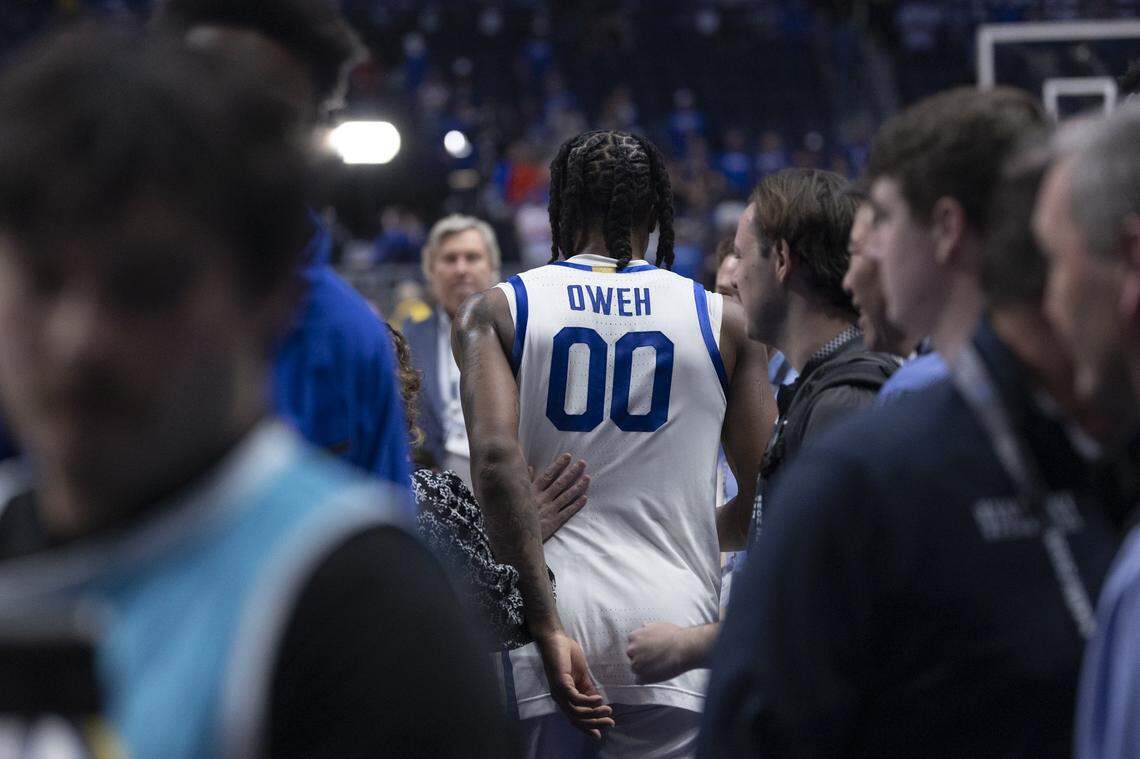 Otega Oweh (00) is congratulated by fans after he scored the game-winning basket against Oklahoma Sooners in their SEC Tournament game at Bridgestone Arena in Nashville, Tennessee.