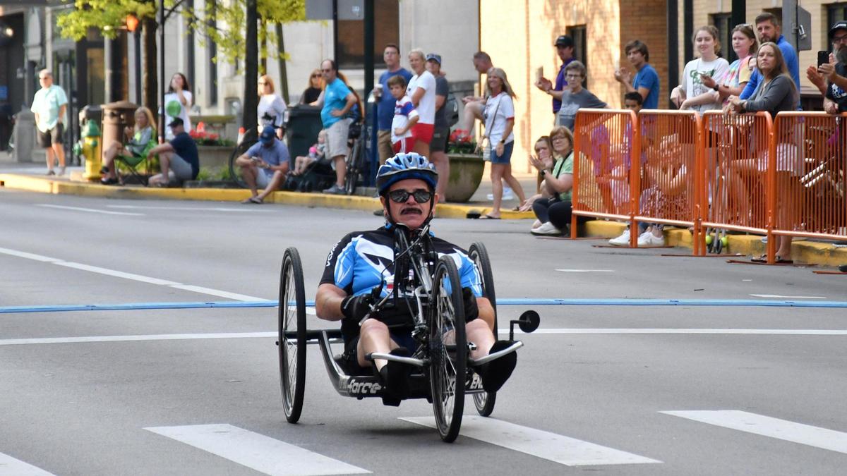 David Hartsek, the overall winner in the men’s crank wheelchair category, has raced in 39 consecutive Bluegrass 10,000s.