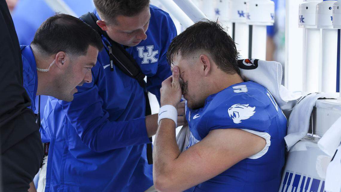 Mark Stoops not ready to name a starting QB for Eastern Michigan game