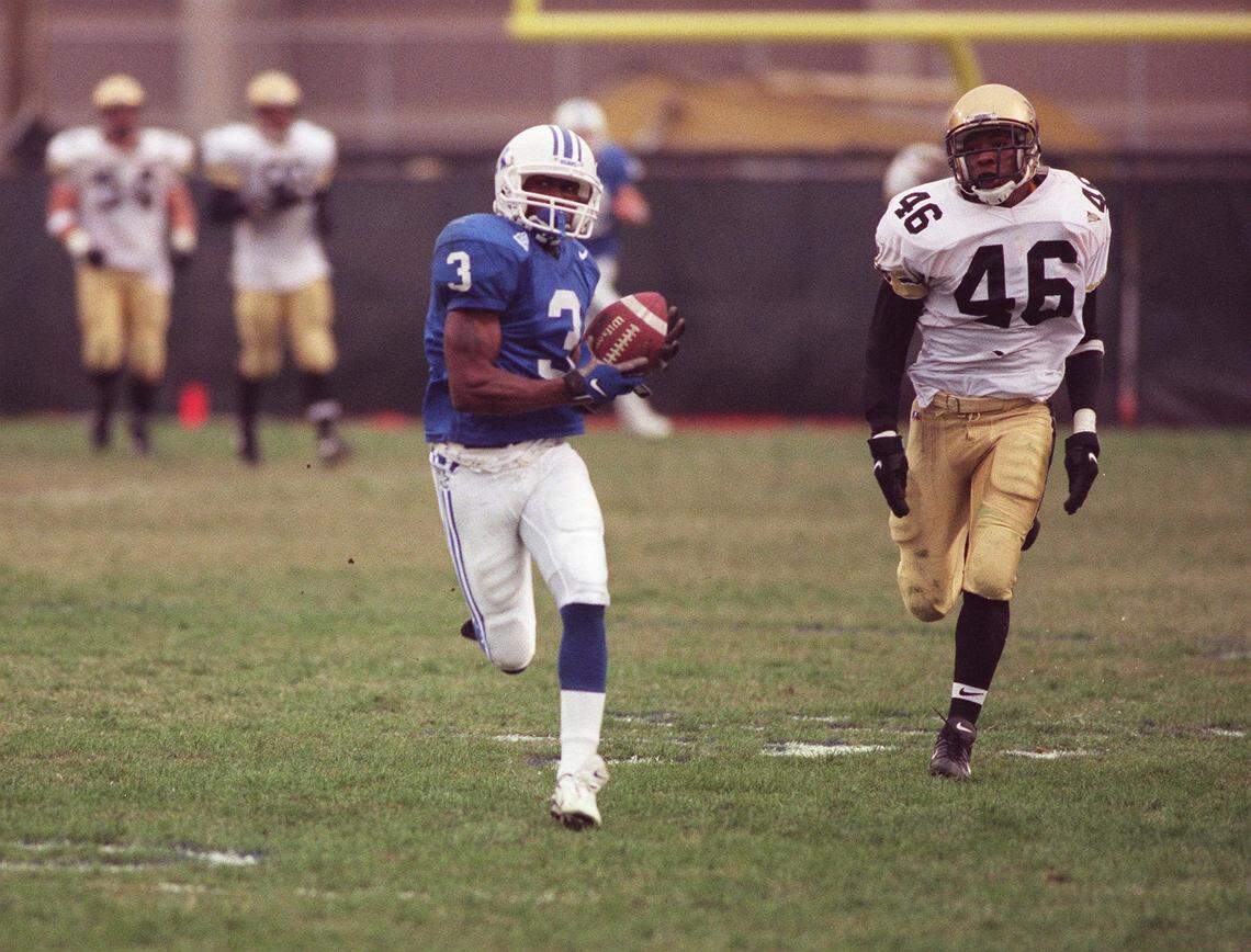 Craig Yeast hauled in a Tim Couch pass and turned it into a 74-yard touchdown catch in UK’s 55-17 pasting of Vanderbilt in 1998.