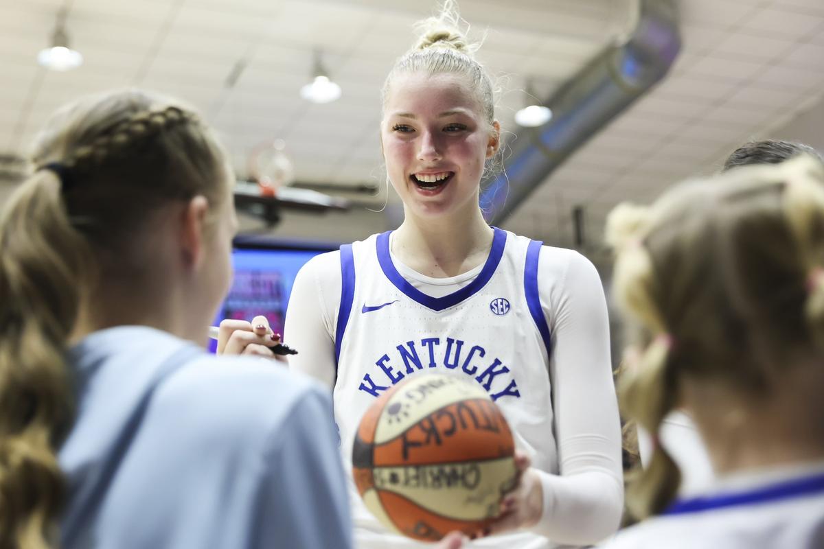 Clara Strack set Kentucky’s single-season record for blocked shots during the Wildcats’ rout of Tennessee, in which she finished with 23 points, 15 rebounds and three blocks.