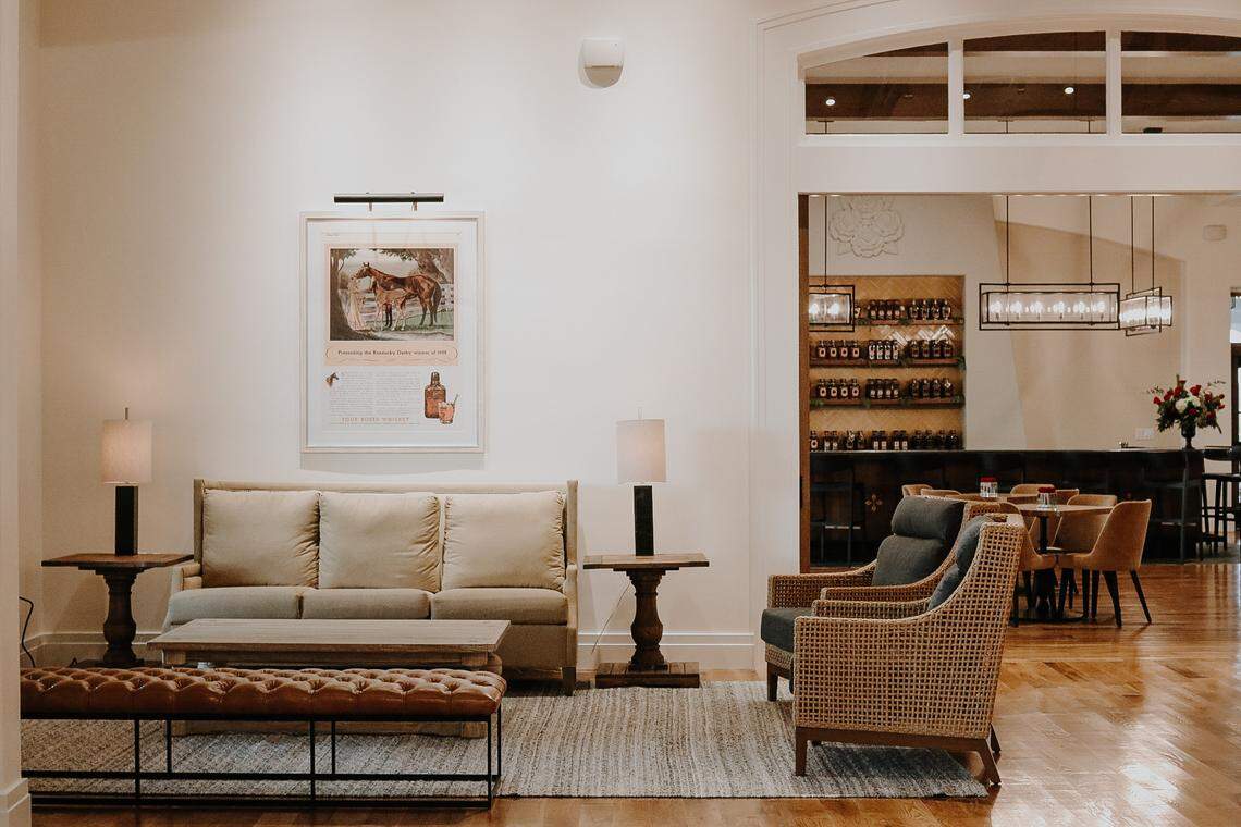 At the end of 2021, Four Roses opened a new visitors center, which replaces the one that opened in 2012. It allows the Lawrenceburg distillery to double the capacity for visitors. In 2019, the last full year of tourism before the pandemic, they welcome almost 84,000 people as part of the Kentucky Bourbon Trail.