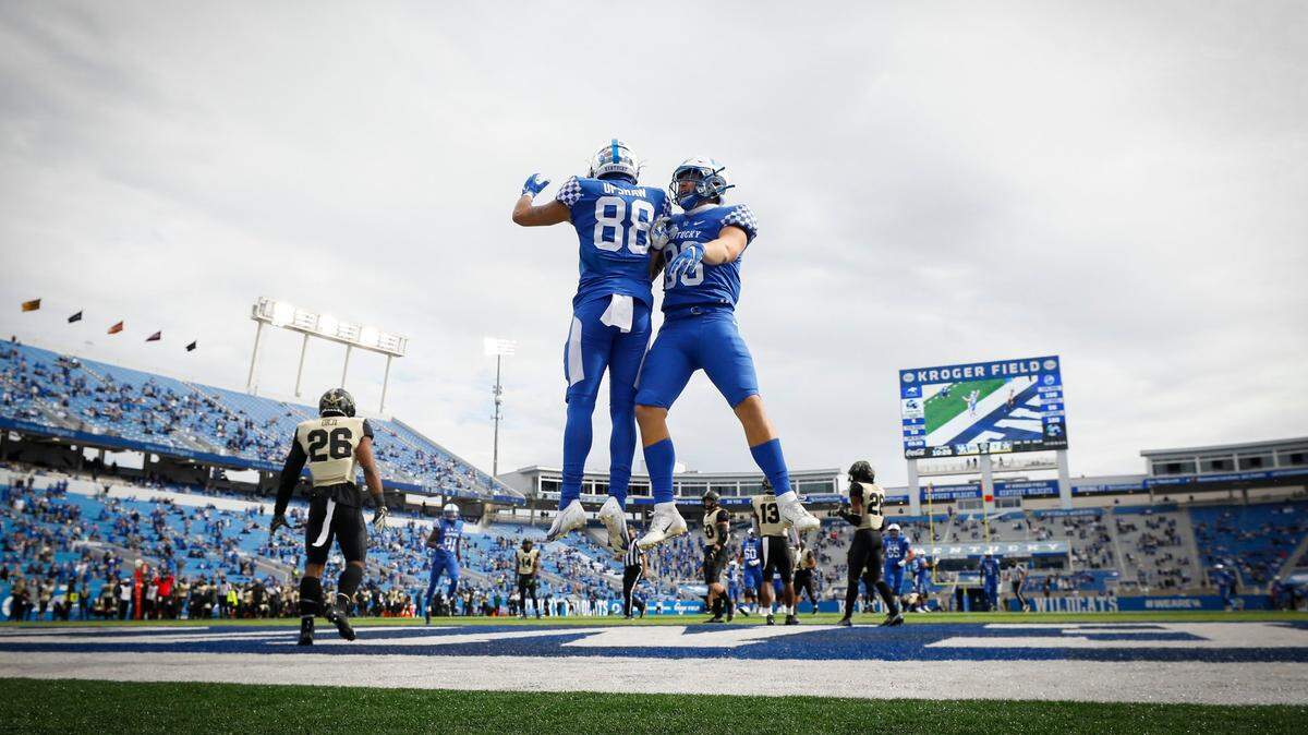 Kentucky’s offense delivers feel-good victory, but defense takes a step back
