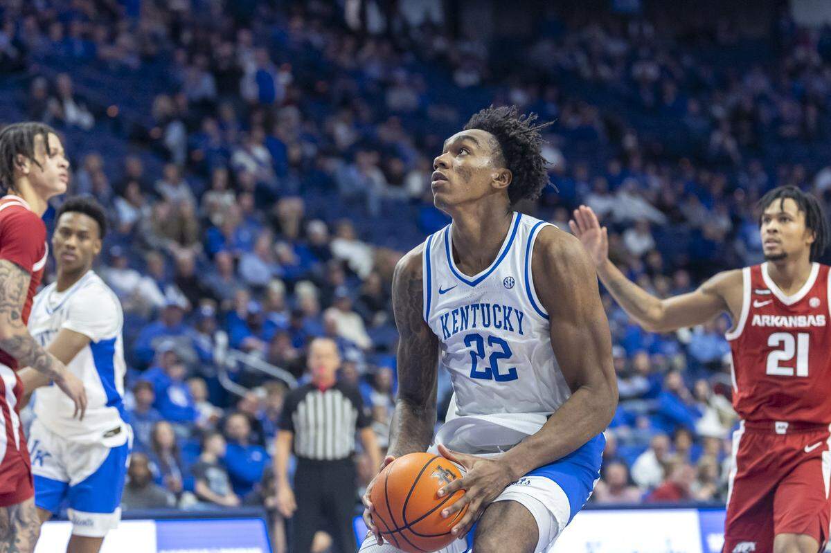 Kentucky center Amari Williams (22) leads the Wildcats in rebounds (269) and blocked shots (39) and is second on the team in assists (96).