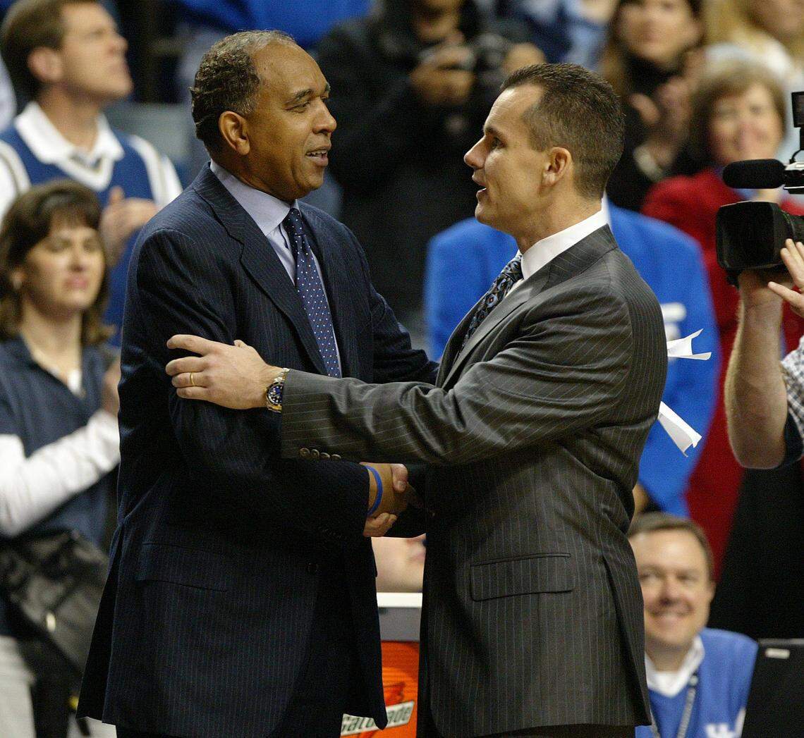 Then-Kentucky coach Tubby Smith, left, greeted then-Florida coach Billy Donovan before a game at Rupp Arena in 2006.