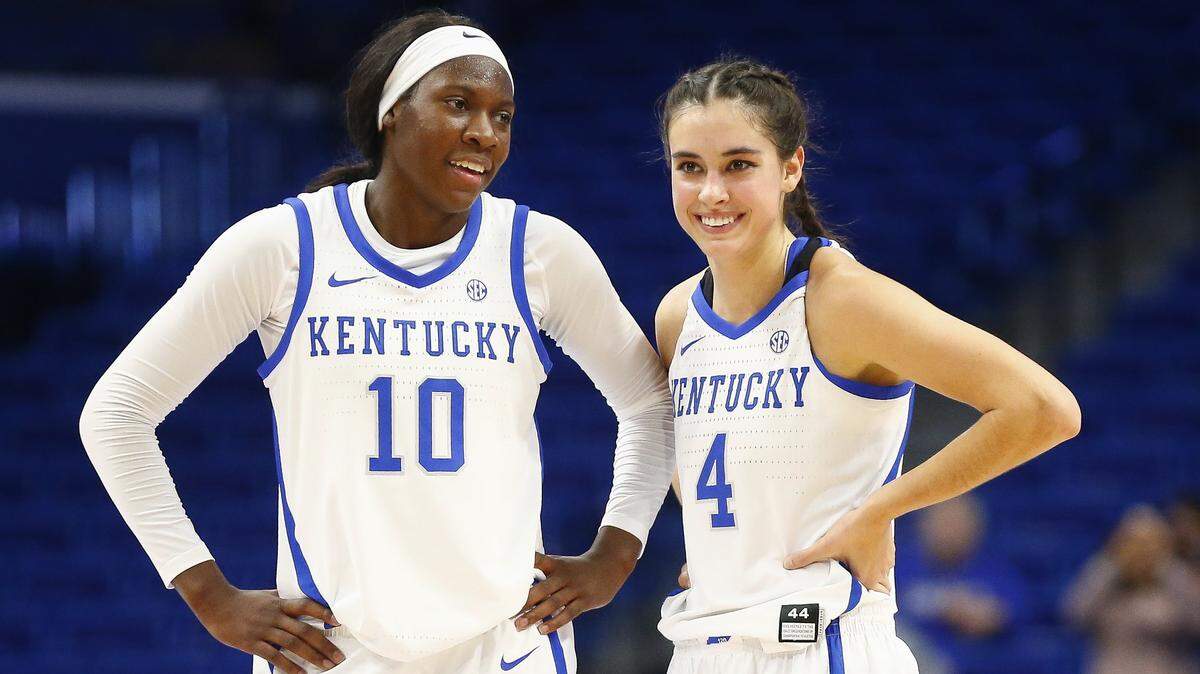 Rhyne Howard (10) and Maci Morris (4), shown here during a game last week in Rupp Arena, led Kentucky in scoring in Friday’s win over UCLA.