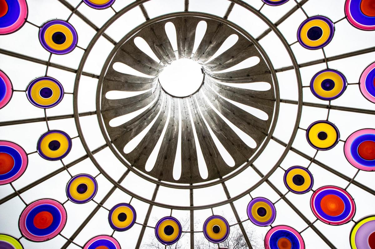The&nbsp;Stephen R. Powell Memorial Garden and Outdoor Classroom at Centre College in Danville, Ky., honors the late internationally acclaimed glass artist. Powell, a Centre alum, founded the school’s hot glass program. The memorial garden and outdoor classroom were spearheaded by Powell’s former student and protégé&nbsp;Brook Forrest White