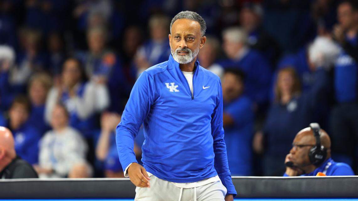 Kentucky women’s basketball head coach Kenny Brooks will make $1.4 million to lead the Wildcats during the 2025-26 year. This is the third-highest coaching salary among UK’s 17 varsity sports head coaches.