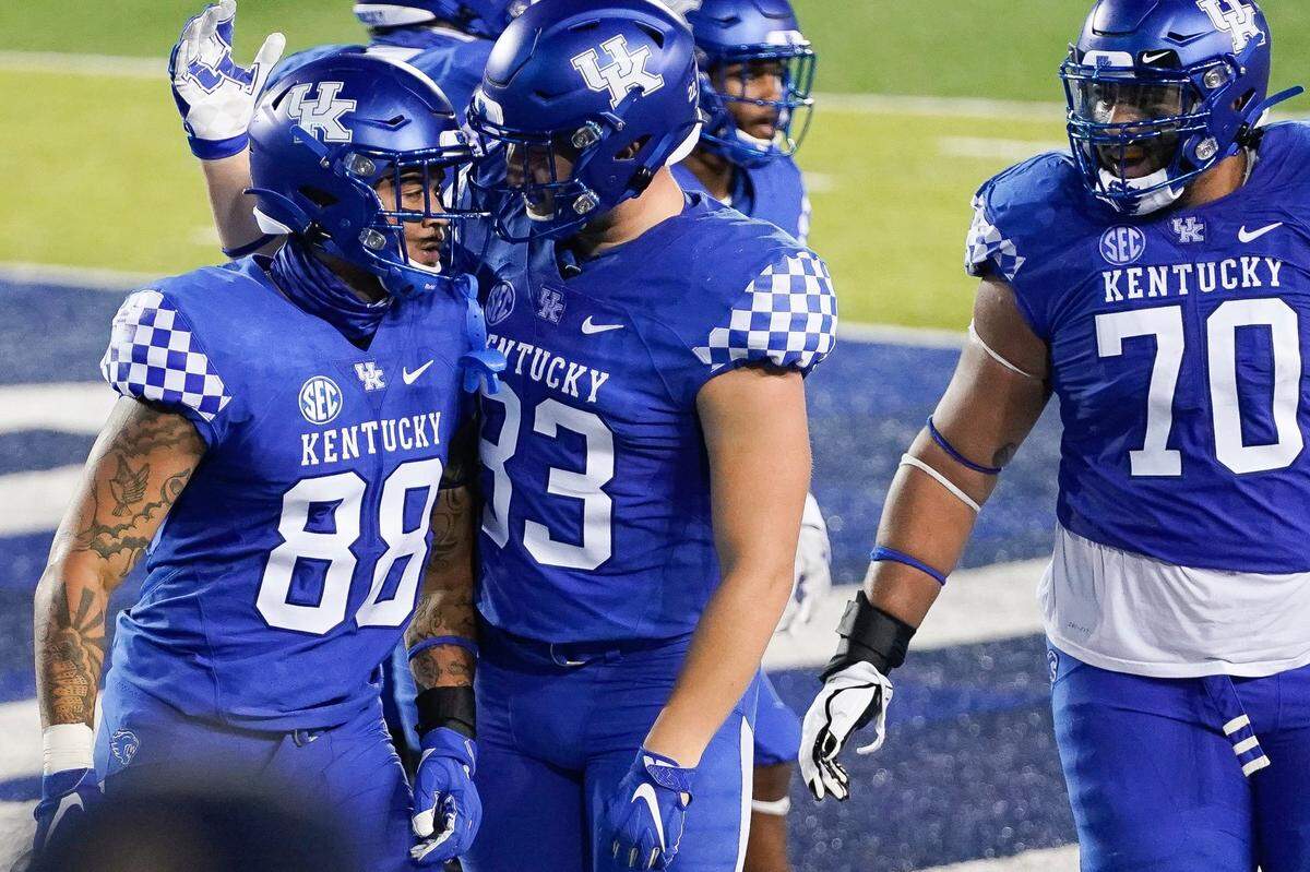Kentucky tight ends Keaton Upshaw (88) and Justin Rigg (83) have combined for 12 receptions (Rigg seven, Upshaw five) this season.