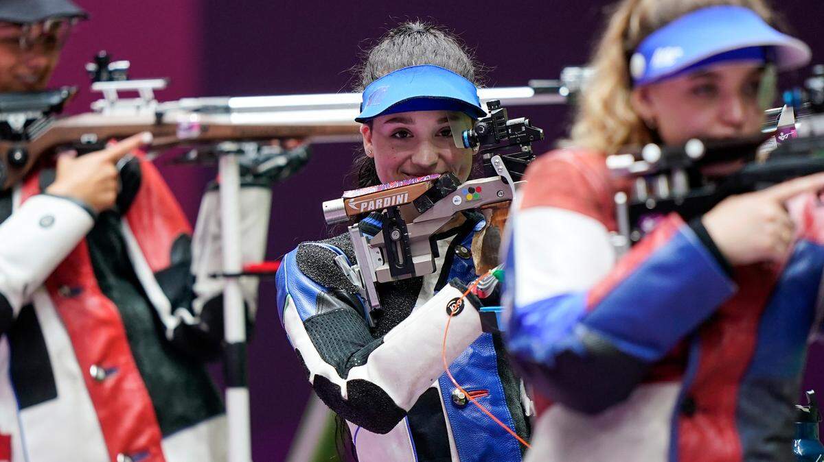Mary Tucker reacted after a shot as she competed in the women’s 10-meter air rifle at the Asaka Shooting Range at the Tokyo Olympics on Saturday.