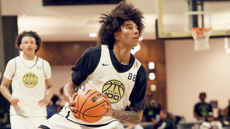 What’s the latest on Kentucky basketball recruiting? These players have offers from UK