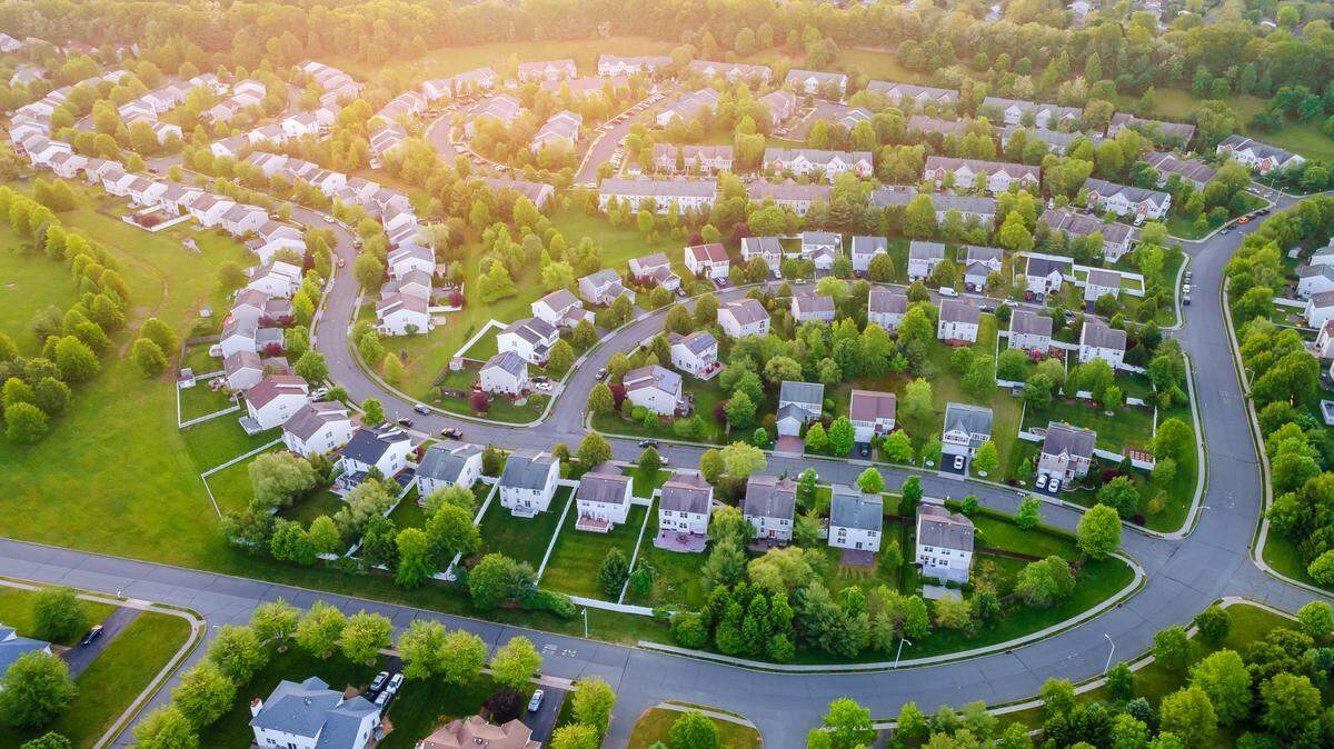 Three Illinois towns made Go Banking Rates’ list of the “15 Cheapest, Safest Places To live in the U.S.”