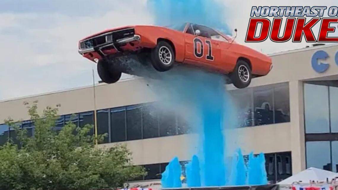 A replica of the “General Lee” jumped the fountain square Saturday in Somerset before 35,000 spectators. 