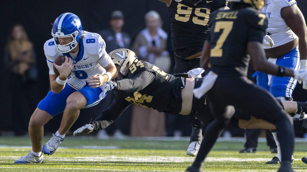 Diego Pavia breaks Vanderbilt passing record as Commodores rout Kentucky