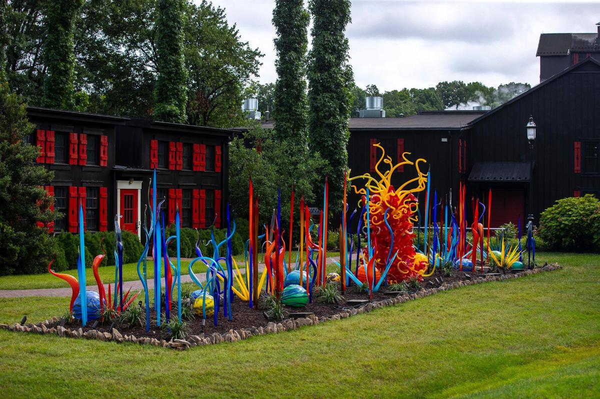 “Moonbow Fiori” by Dale Chihuly is displayed at Maker’s Mark new Chihuly exhibition at Star Hill Farm, home of Maker’s Mark Distillery, in Loretto, Ky., on Friday, July 18, 2025.