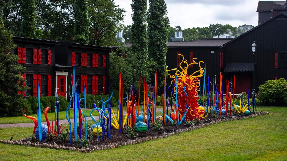 “Moonbow Fiori” by Dale Chihuly is displayed at Maker’s Mark new Chihuly exhibition at Star Hill Farm, home of Maker’s Mark Distillery, in Loretto, Ky., on Friday, July 18, 2025.