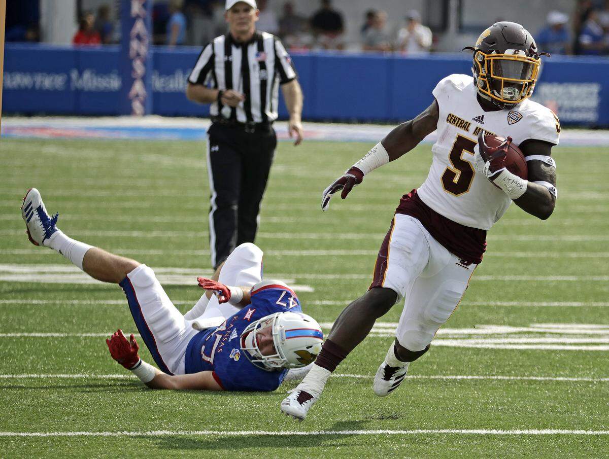 Central Michigan running back Jonathan Ward (5) is a dual-threat running back, who rushed for 1,019 yards and 10 scores and caught 48 passes for 470 yards and three touchdowns last season.