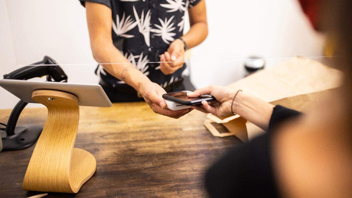 We’ve compiled a list of 15 woman-owned businesses around Lexington you can support this month to mark Women’s History Month.
