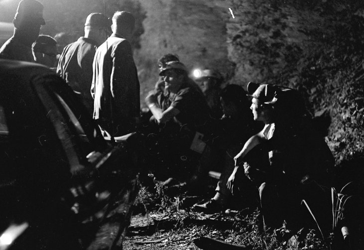 According to multiple accounts, miners began arriving at Hurricane Creek for their shift after the explosion. They hadn’t heard what happened. Phil Primack/The Mountain Eagle