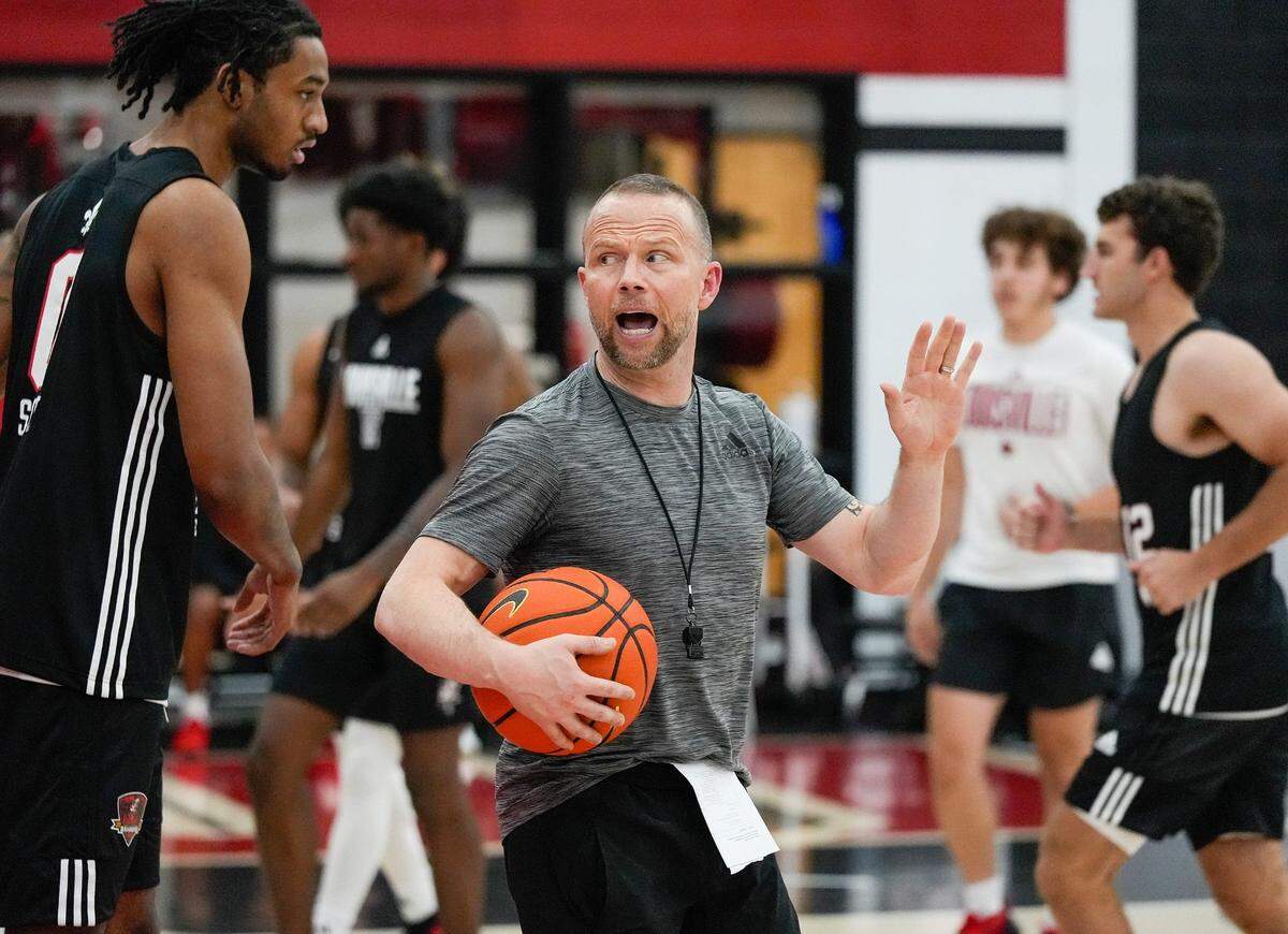 Louisville coach Pat Kelsey works with his team during practice before the Cardinals took an offseason trip to The Bahamas in July. Kelsey has helped Louisville get back on track when it comes to recruiting in the 2025 class.
