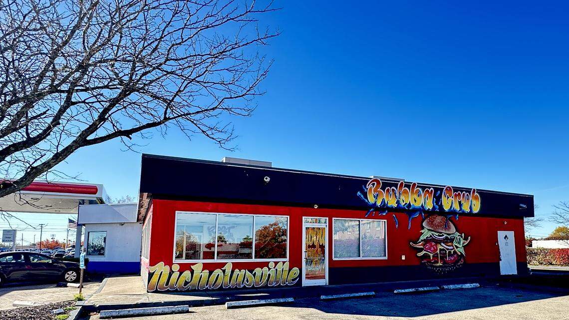 Bubba Grub, photographed Thursday, Nov. 6, 2025 in Nicholasville, Ky., is closed. The last day of service at the hamburger and wing restaurant was Nov. 3.