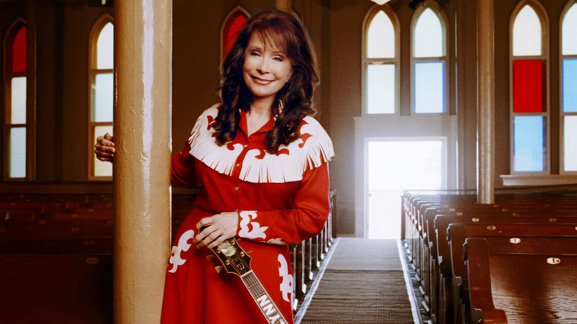 Loretta Lynn’s life story to be a Broadway musical with a Tony Award-winning star