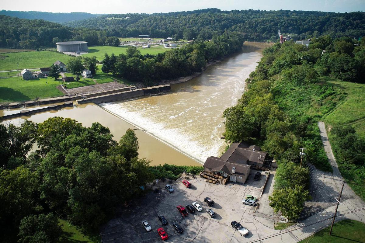 Jim’s Seafood, overlooking the Kentucky River in Frankfort, has been in operation for over 35 years and is open for lunch and dinner Tuesday through Sunday.