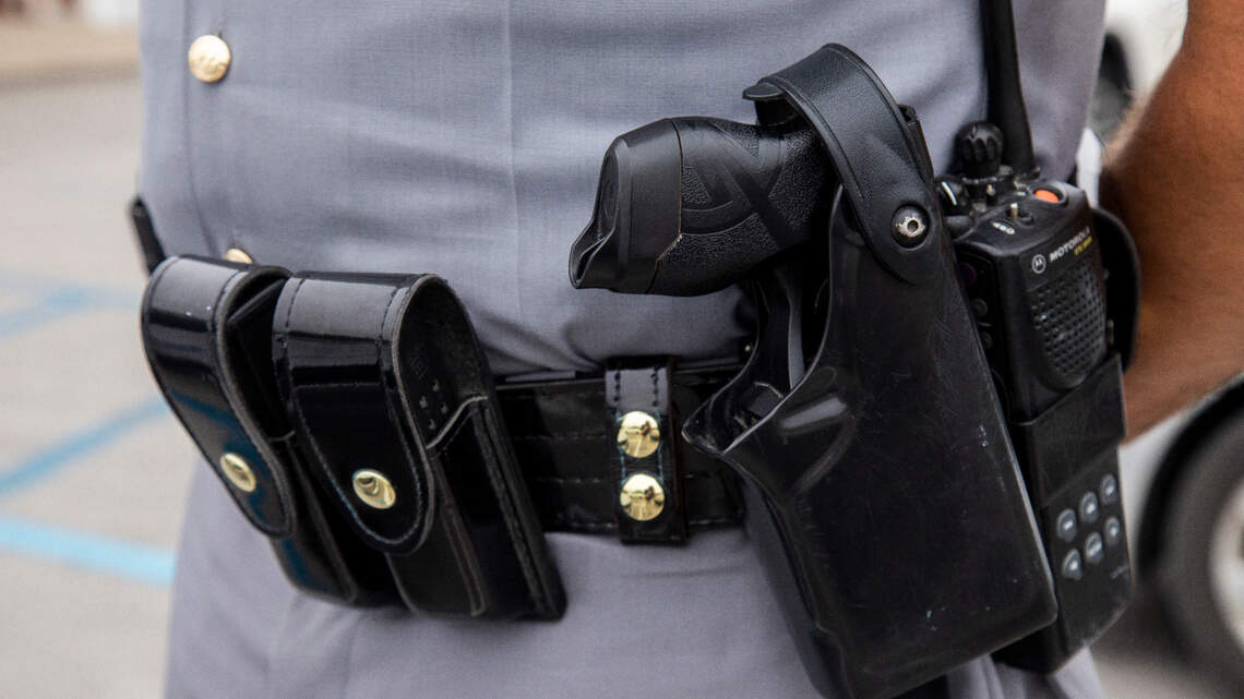 Central KY man stole taser, bit officer, threatened to ‘kill his child,’ records say