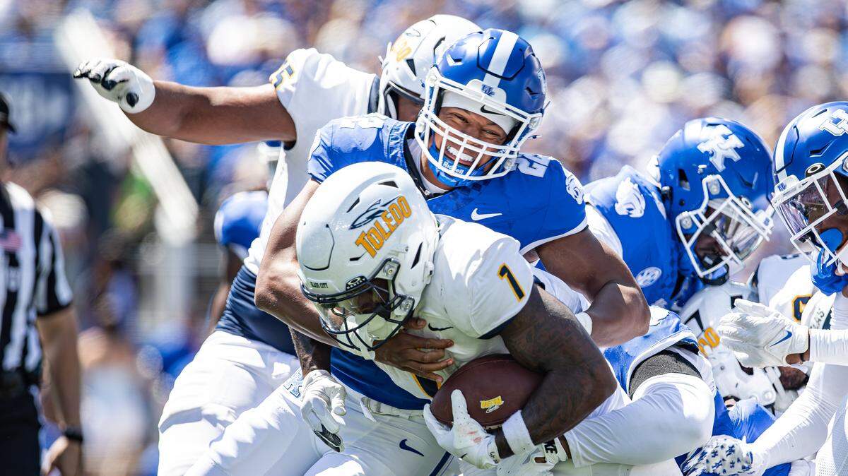 SEC football final: Kentucky Wildcats 24, Toledo Rockets 16