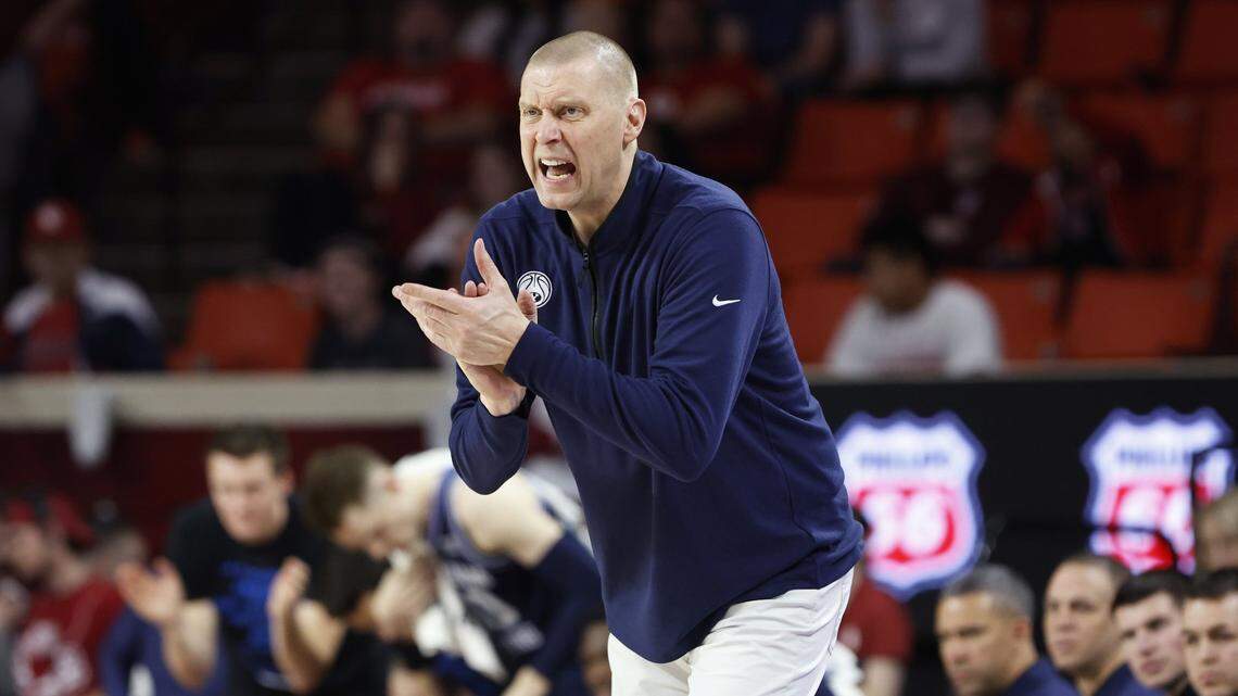 New Kentucky coach Mark Pope had 3 recruits lined up at BYU. Will they follow him to UK?