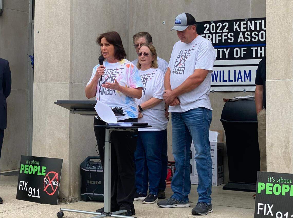 Debbie Hall, Amber Spradlin’s cousin, speaks to a crowd about Spradlin’s murder during a press conference at the Floyd County Courthouse June 29, 2023.