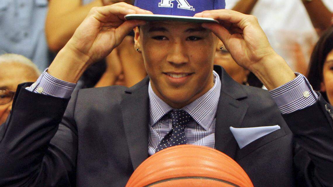 Devin Booker announced his commitment to play for the Wildcats on Thursday in Moss Point, Miss. The 6-foot-5 guard said he chose the Wildcats over other top programs because of Kentucky's tradition and the way Coach John Calipari plays big guards.