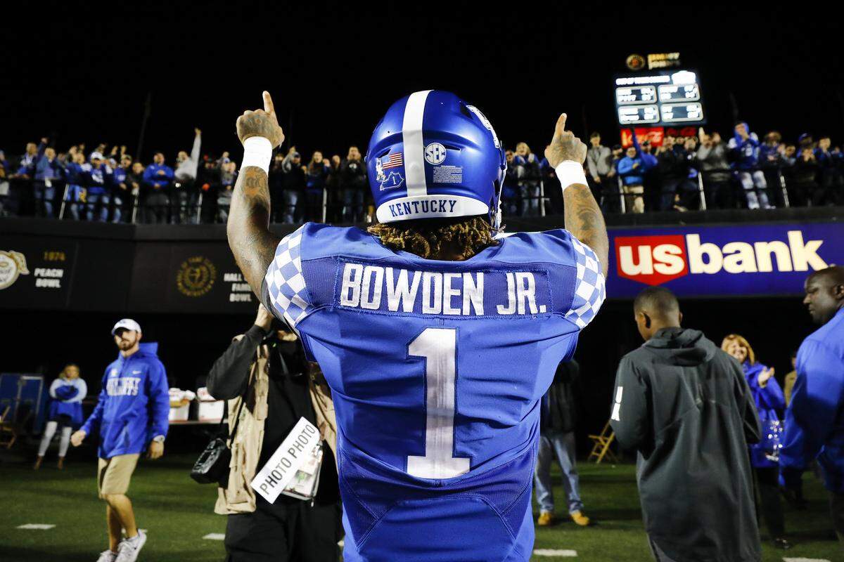 Kentucky wide receiver Lynn Bowden acknowledged the crowd after the Cats’ 44-21 victory over the  Commodores at Vanderbilt Stadium in Nashville last season.
