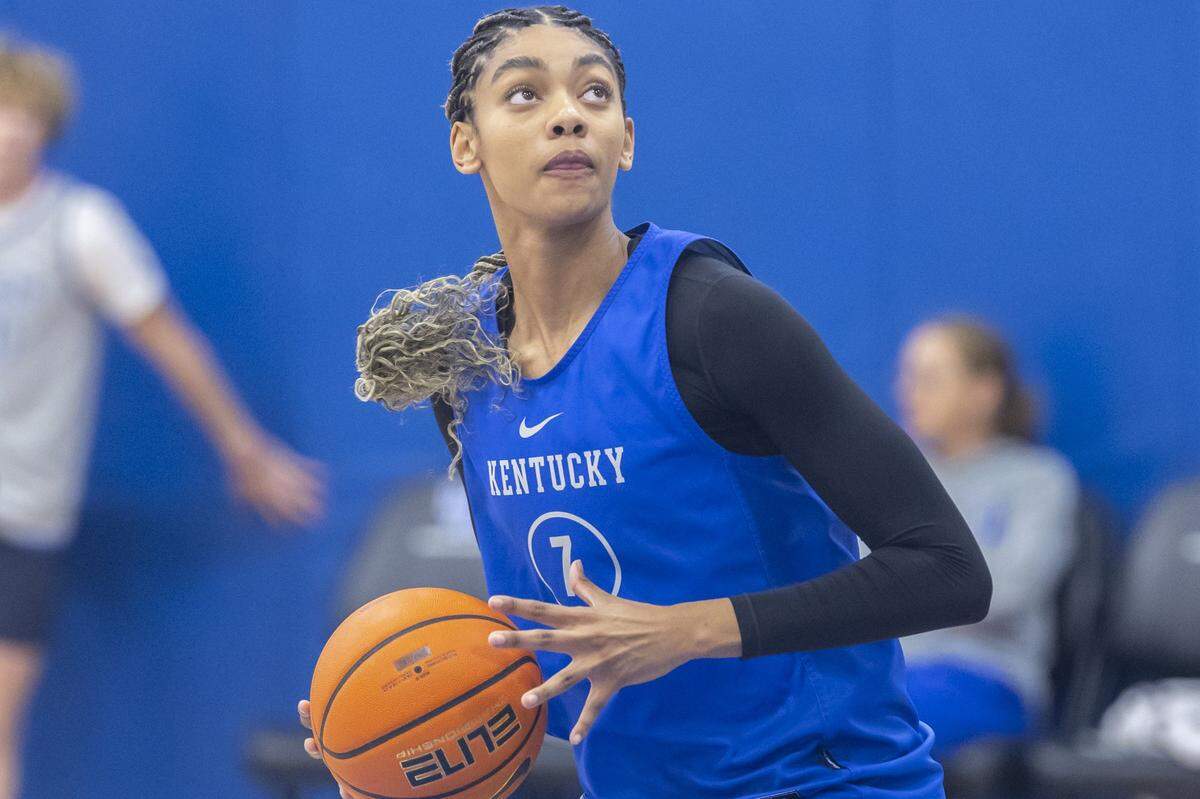Teonni Key was a top-10 national prospect coming out of high school but her collegiate progress to this point has been slowed by injuries. Now healthy, the 6-foot-4 Key joined UK as a transfer from North Carolina this offseason.