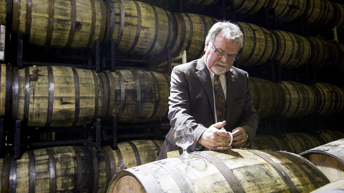 Distilleries let you drink deep of Kentucky bourbon culture | Lexington ...