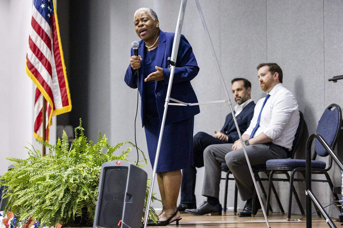 Pamela Stevenson speaks during the annual Wendell H. Ford Dinner on Tuesday, Sept. 30, 2025, at Clay Community Center in Mount Sterling, Ky.