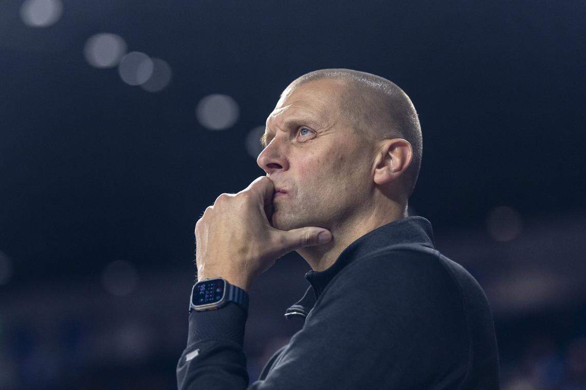 Kentucky head coach Mark Pope watches his team scrimmage during the Blue-White Preseason Event at Memorial Coliseum on Oct. 18.