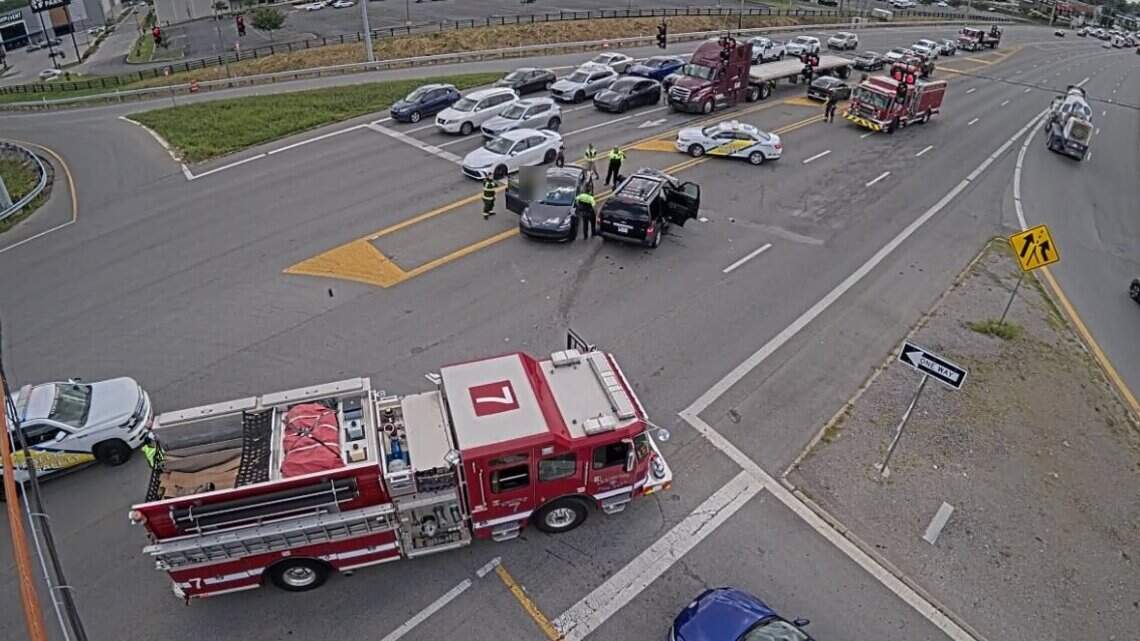 Five injured in crash at Nicholasville Road and New Circle Tuesday
