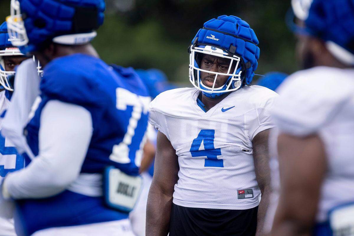 Kentucky defensive end Josh Paschal (4) led the Wildcats with seven tackles, including two tackles for loss and a quarterback sack, in the season-opening victory over ULM.