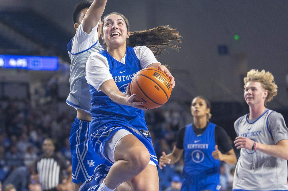 All-American Georgia Amoore (3) has been tasked by coach Kenny Brooks with building UK’s team chemistry this offseason.